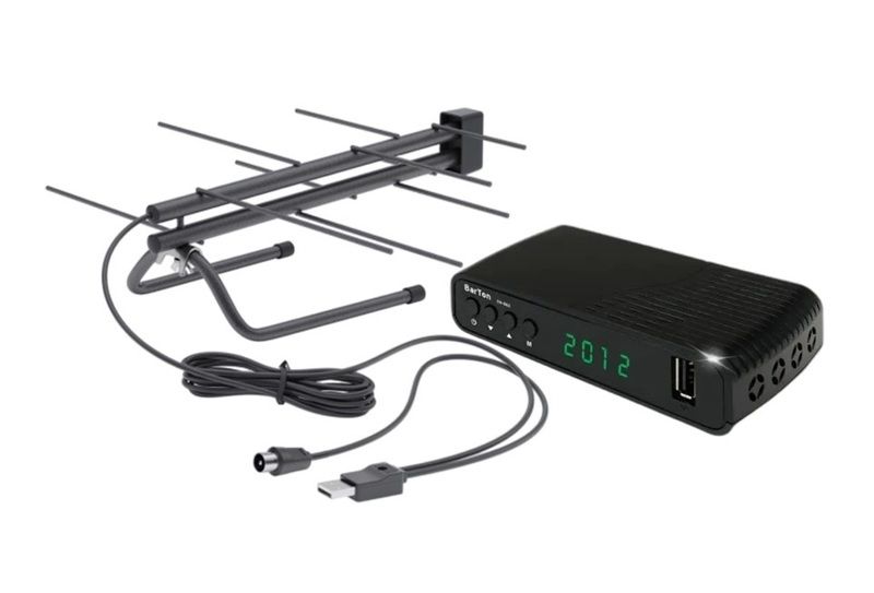 Комплект цифрового телевидения на 1 ТВ с комнатной антенной CADENA BAS-5133-USB / BarTon TH-563